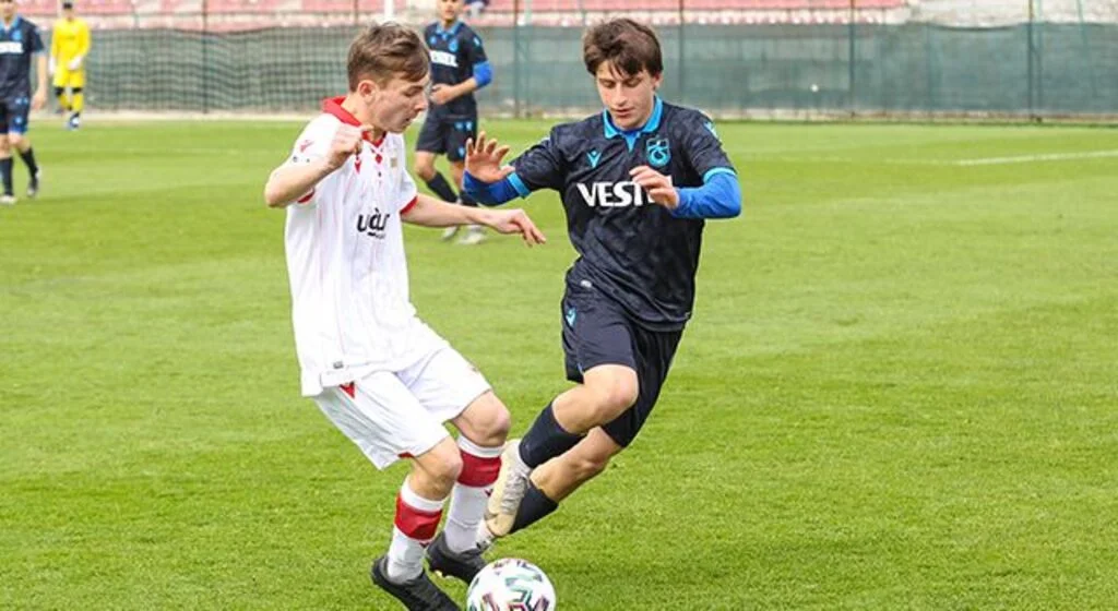 Samsunspor U17 Sevindirdi, U16 Üzdü