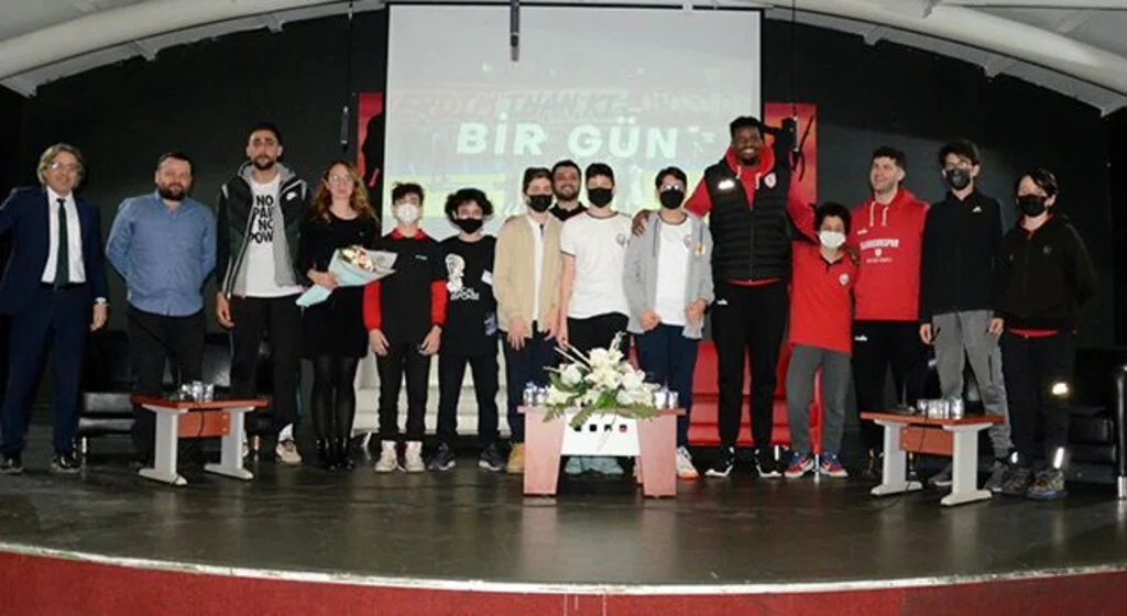 Samsunsporlu Basketbolcular Öğrencilerle Buluştu