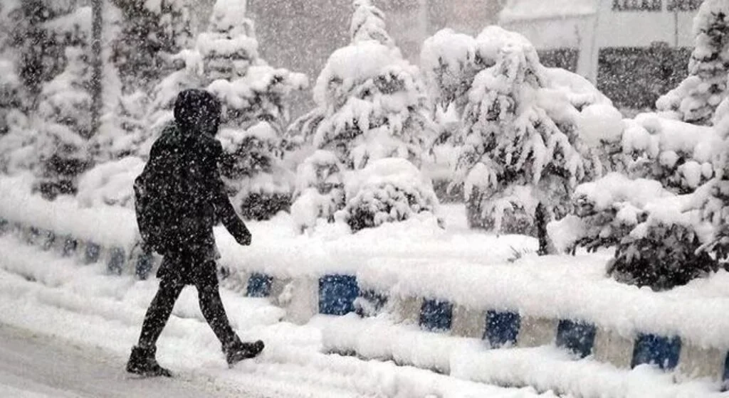 Son dakika! Valilik açıkladı: İstanbul'da okullar tatil edildi (İstanbul'da okullar hangi gün tatil)