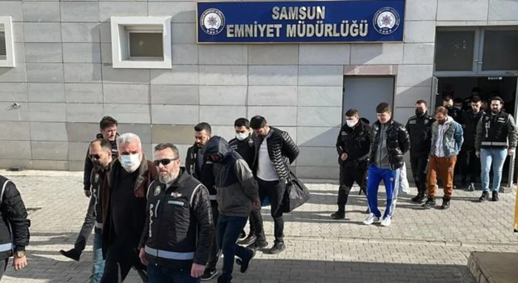 Suç örgütü operasyonunda gözaltına alınan 15 kişi daha adliyeye sevk edildi