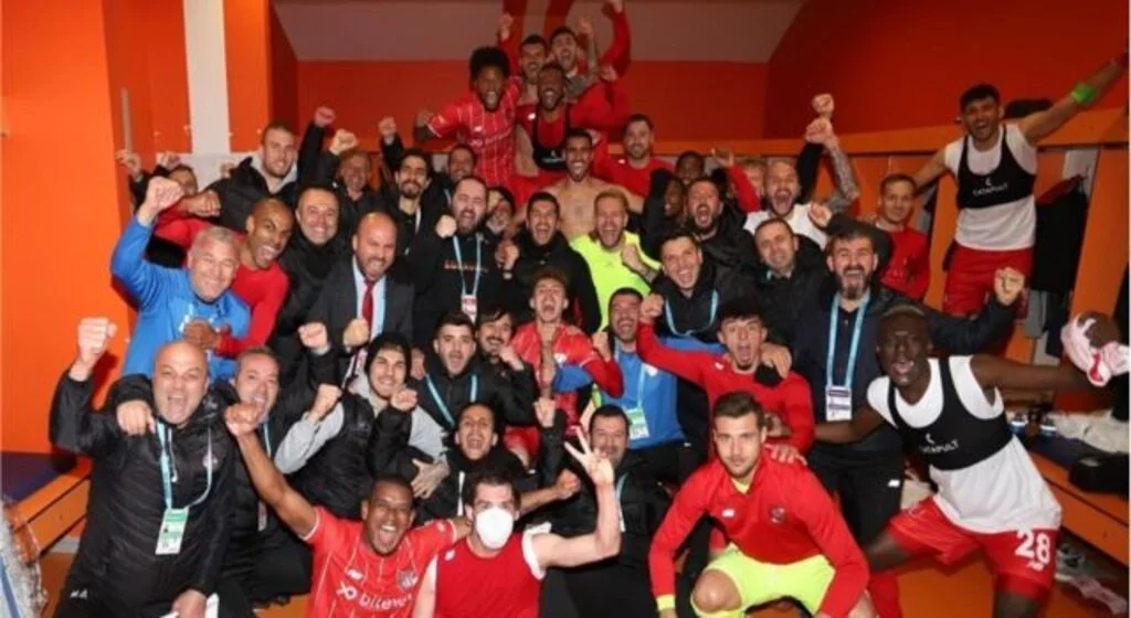 Toto Premier Lig haberleri: FT Antalyaspor'un ligdeki ilk maçı devam ediyor