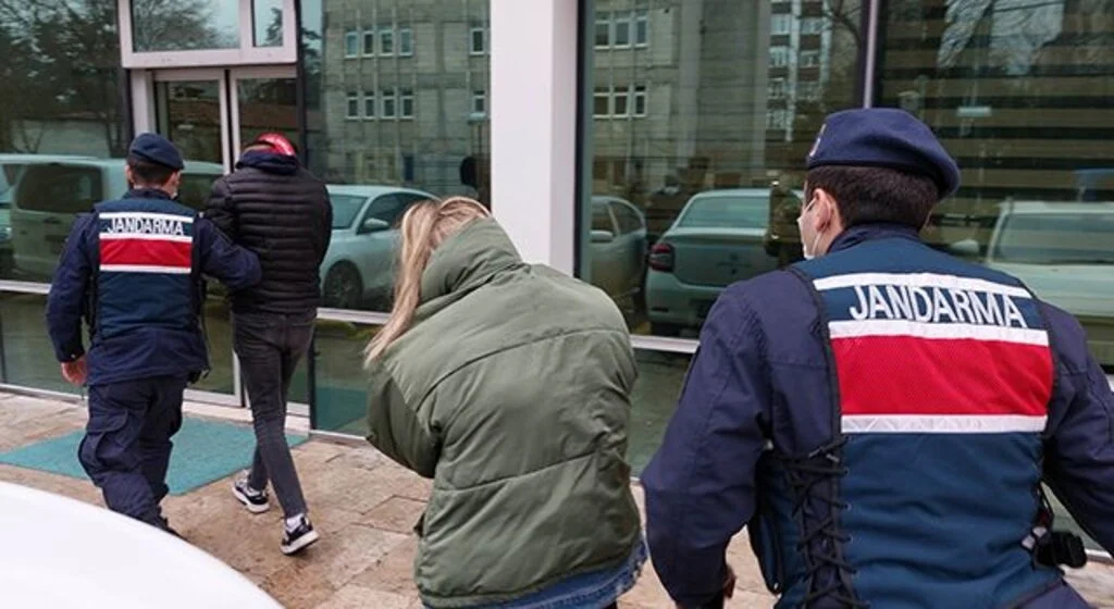 Uyuşturucu ticaretinden 2 kişiye adli kontrol