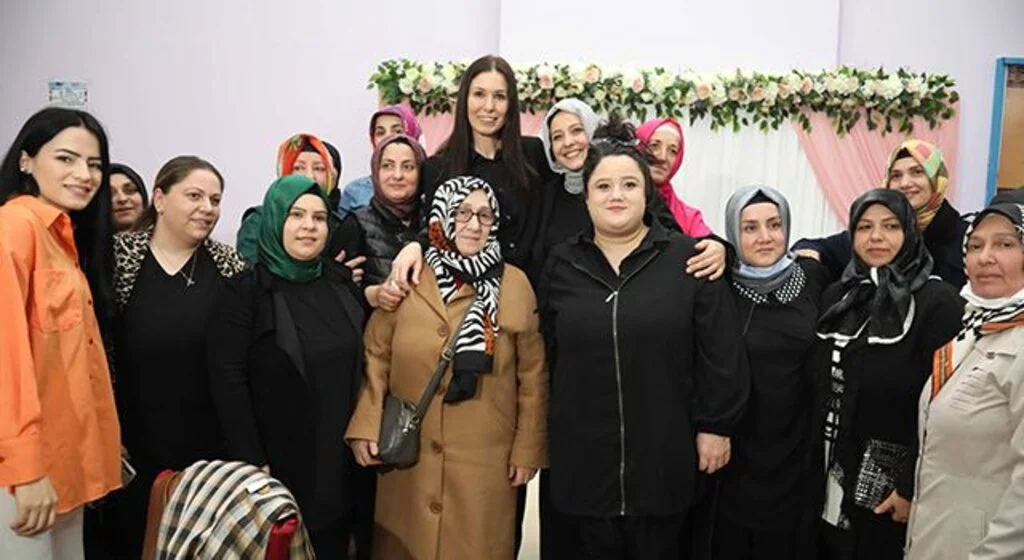 AK Partili Karaaslan, Samsun'da vatandaşlarla iftarda bir araya geldi