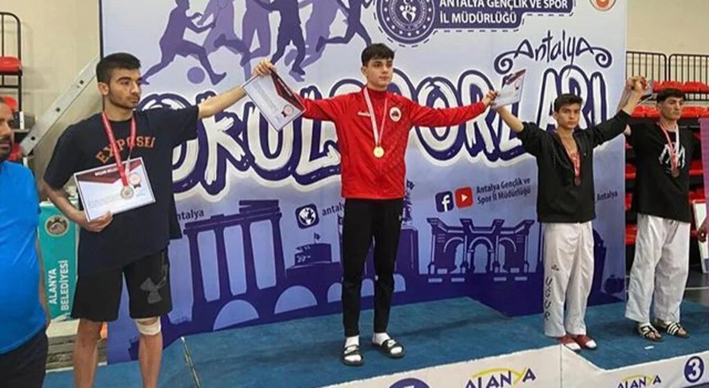 Alihan Kuru 55 kilogramda Türkiye birincisi oldu