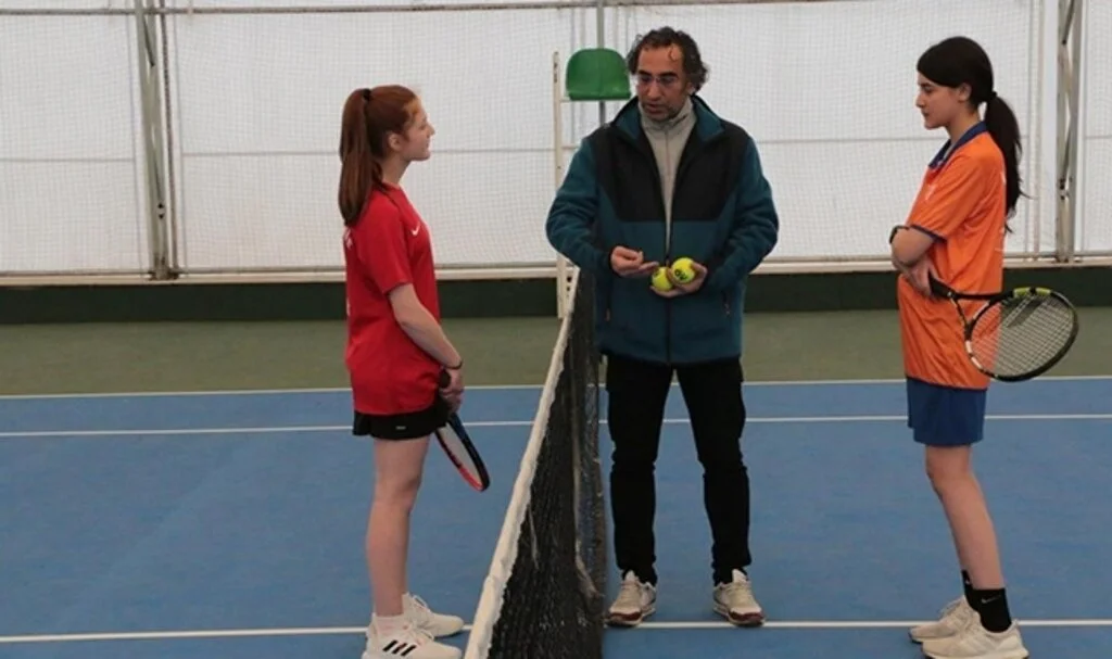 Analig Tenis Müsabakaları Başladı