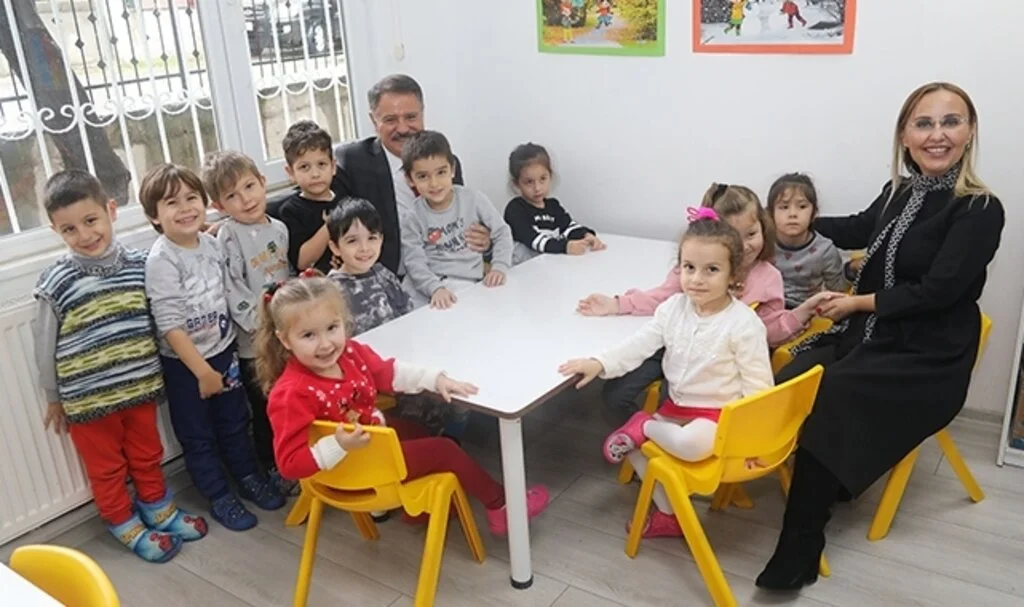 Başkan Deveci'den 23 Nisan Mesajı