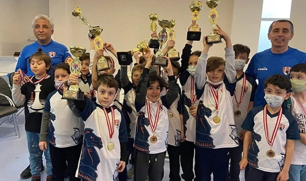 Atakum Belediyespor Kulübü Satrançta Kupalara Ambargo Koydu