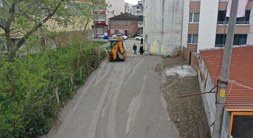 Bafra'da yol sorunları çözülüyor