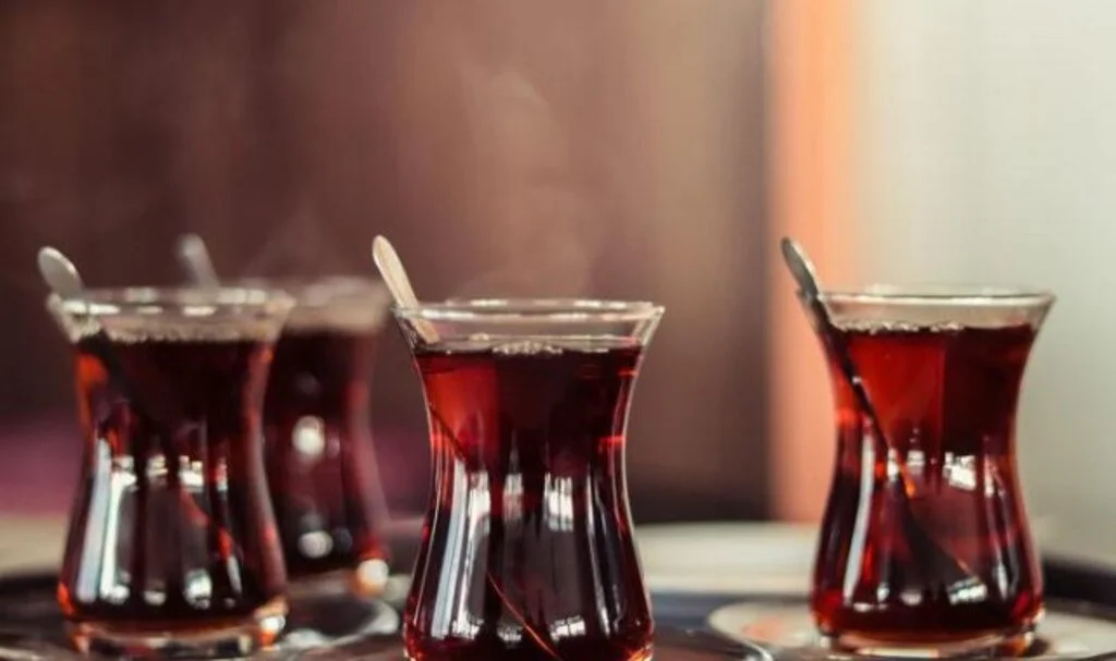Çay değil zehir demliyoruz! Kansere davetiye çıkarıyor