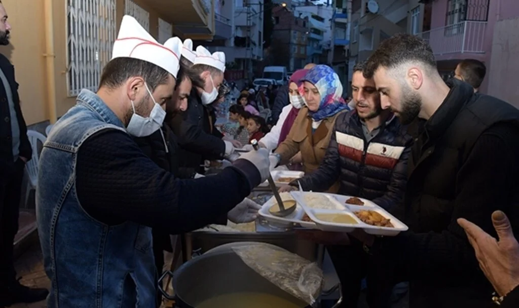 Ceditli gençlerin gönül sofrası