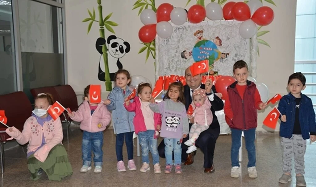 Devlet hastanesinde 23 Nisan kutlaması