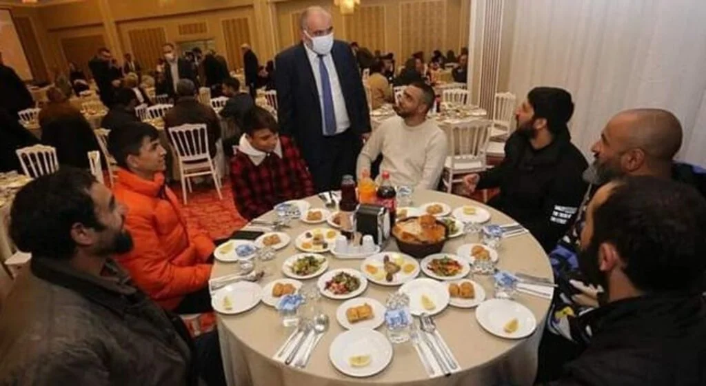 Dünya Romanlar Günü'nde "birlik" mesajı
