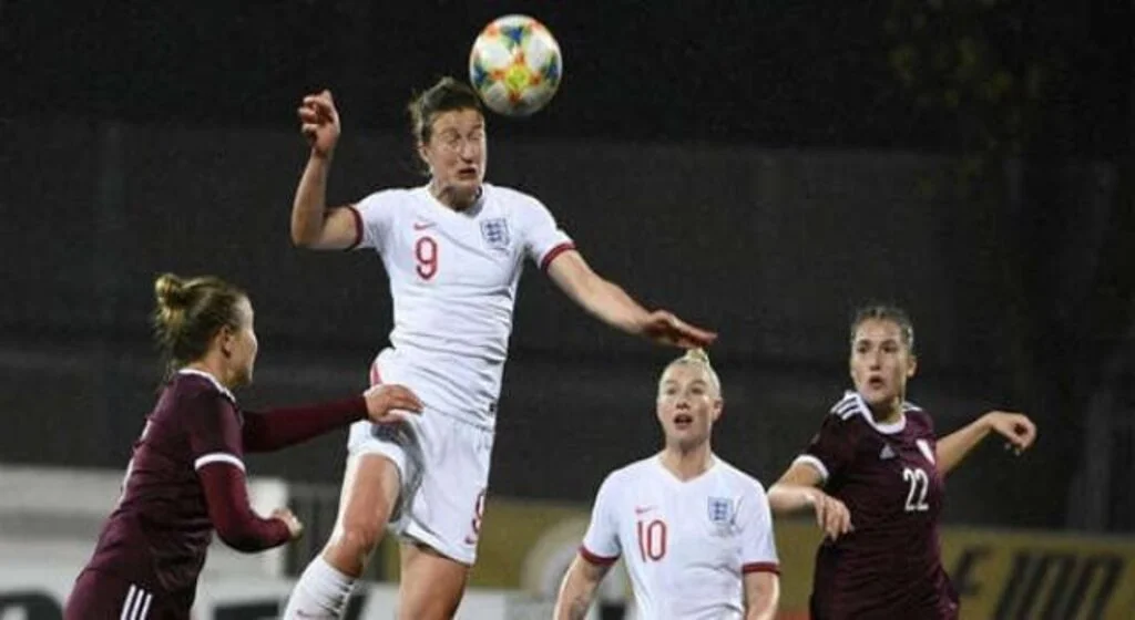 Hemp, Alessia Russo ve Ellen White hat-trick yaptı