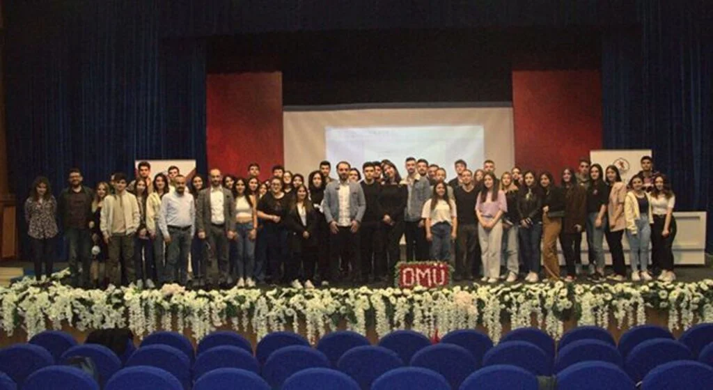 İletişimcilerden asosyal medya etkinliği