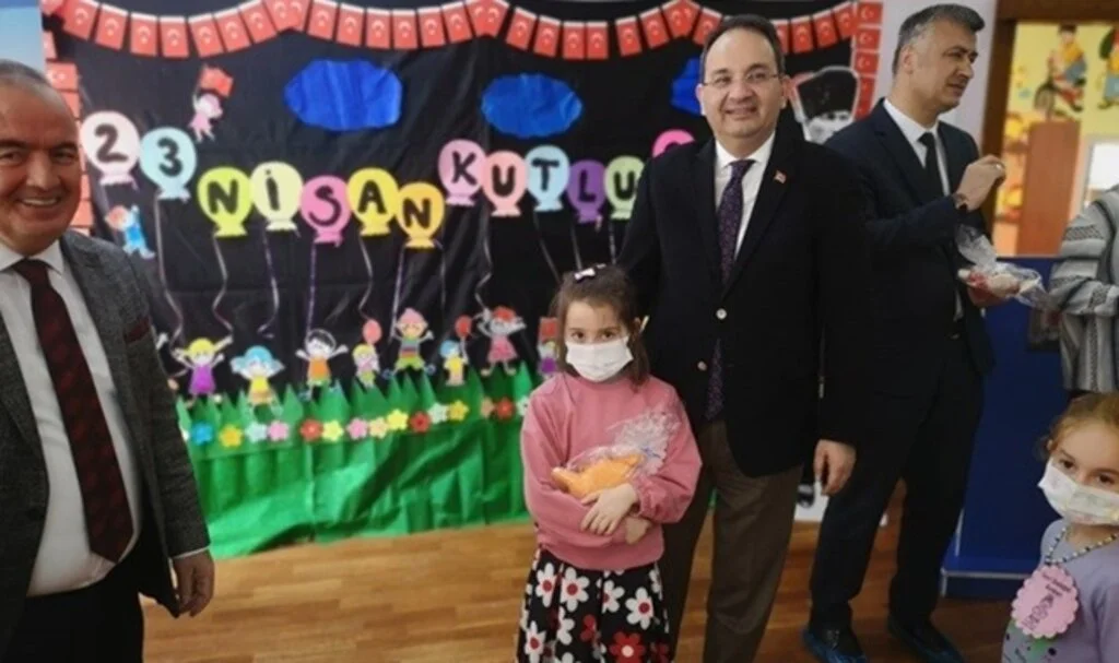 Kaymakamdan miniklere sıfır atık temalı oyuncak