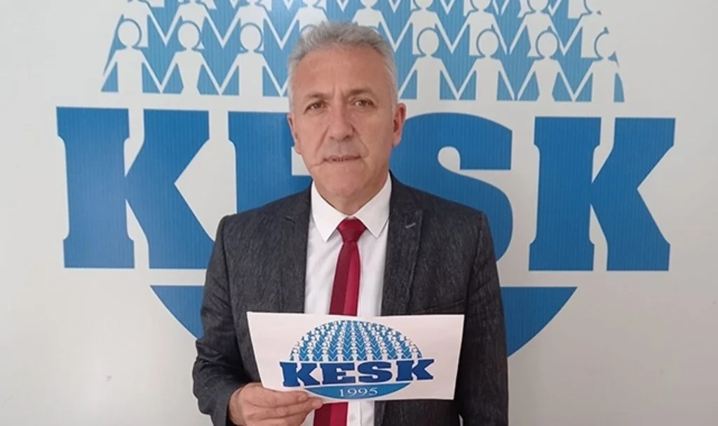 KESK'ten İlkadım Anıtı'nın önüne konulan bilboardlara tepki