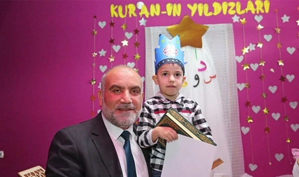 Kur’an-ı Kerim’e geçiş töreni
