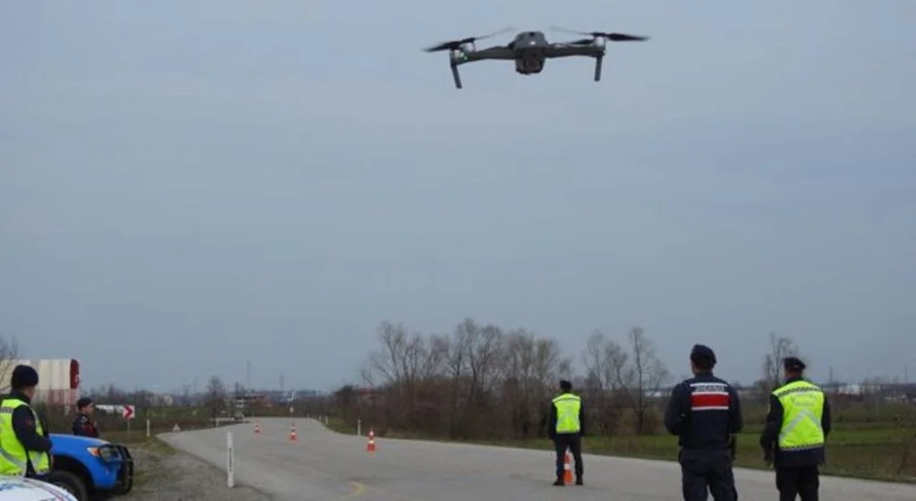 Öğrenci servisleri drone ile denetlendi