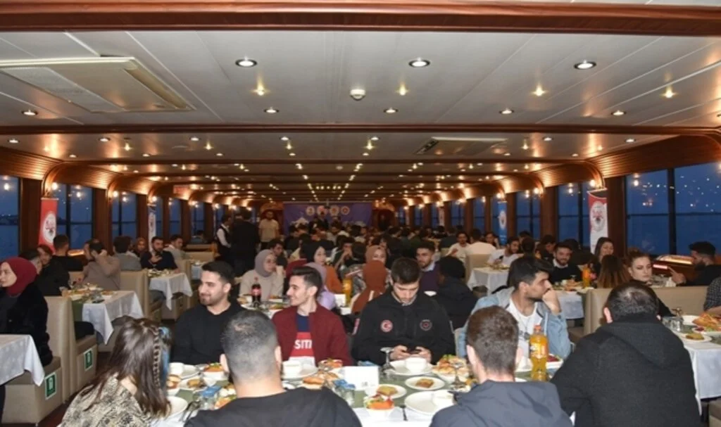 OMÜ ve SAMÜ Öğrenci Toplulukları İftar Programında Bir Araya Geldi