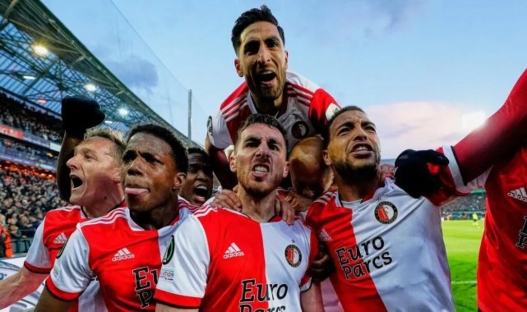 Orkun Kökçü, Feyenoord'da performansıyla dikkat çekiyor