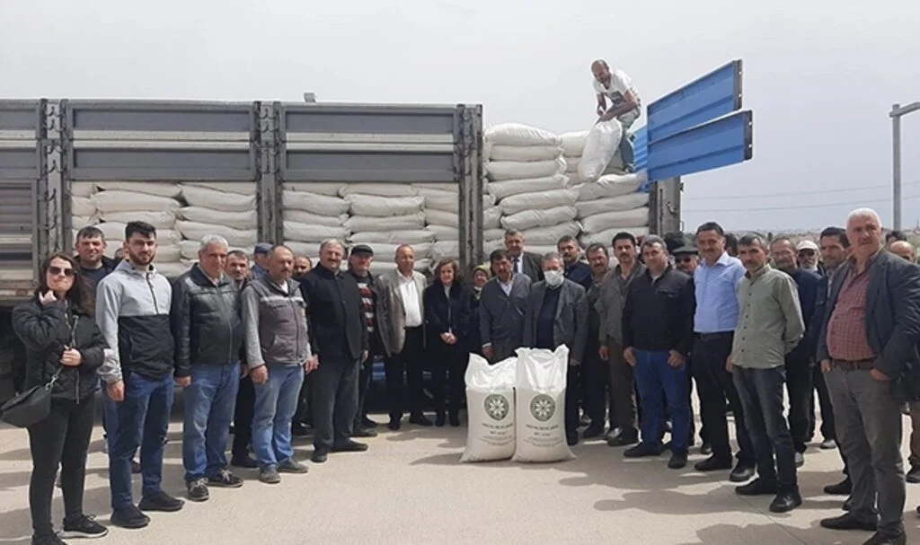Samsun'da Arıcılara 135 ton kristal şeker dağıtıldı