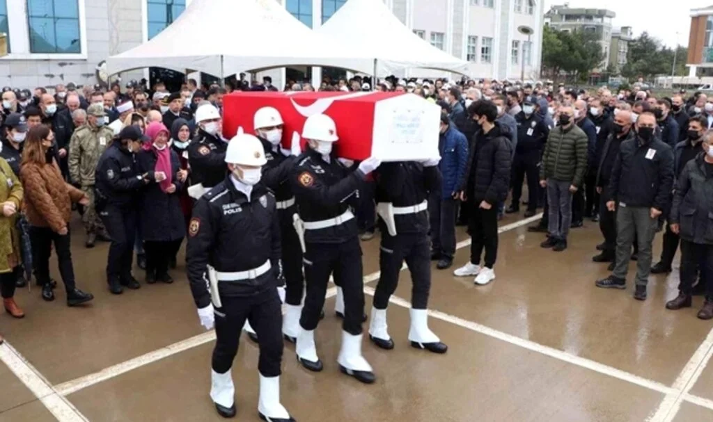 Samsun'da Beyin tümörüne yenik düşen polise veda