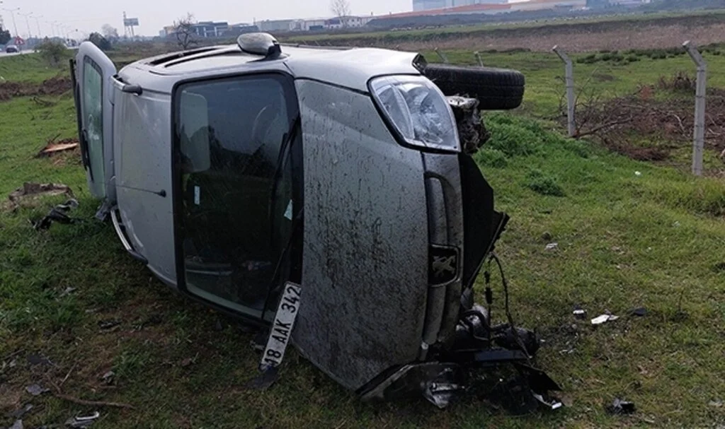 Samsun'da hafif ticari araç takla attı: 1 yaralı