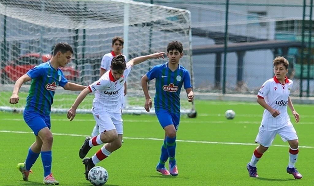 Samsunspor'un Çaykur Rizespor Karşısında U14'leri Farklı Galip