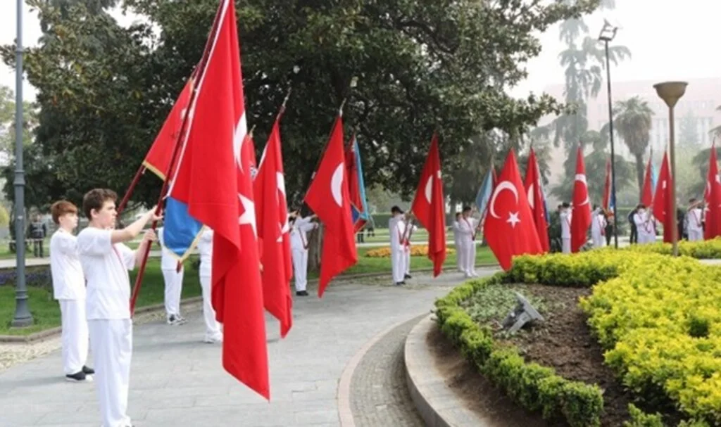 Şehit cenazesi nedeniyle 23 Nisan’a sade kutlama