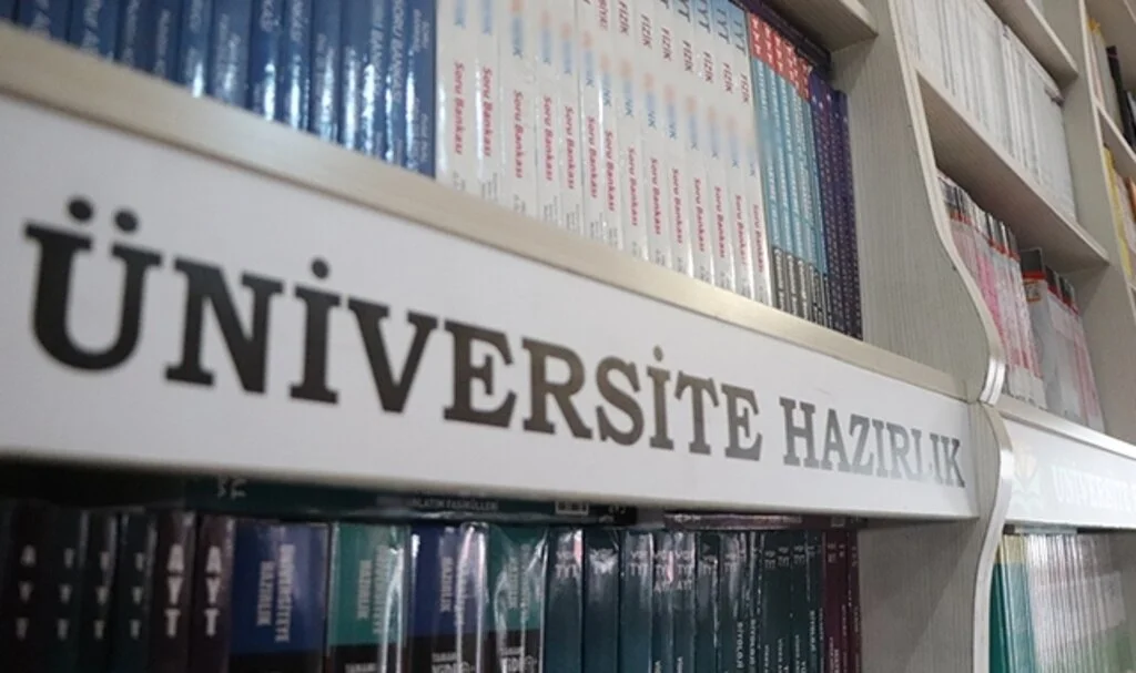 Sınav dönemi yaklaşırken test kitabı satışlarında artış yaşanıyor