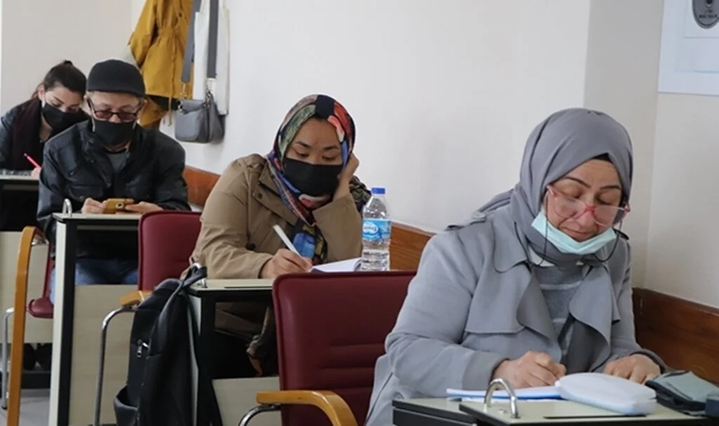Yabancı uyruklu vatandaşlar Türkçeyi Samsun'da öğreniyor