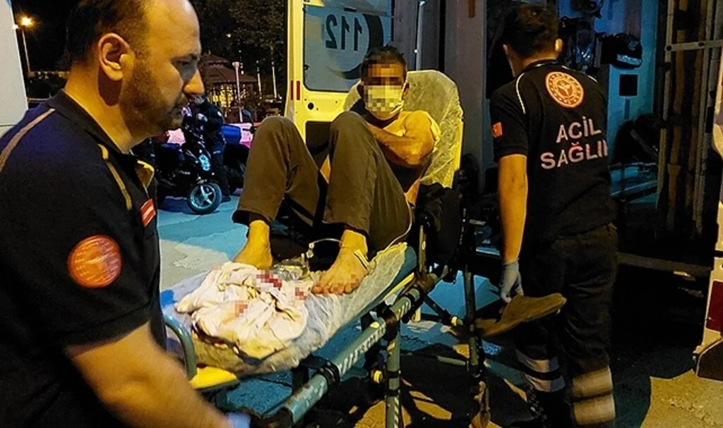 Annesiyle tartışan babasını bıçakladı 