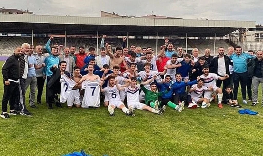 Atakumlu U18'ler 2. Tura Yükseldi