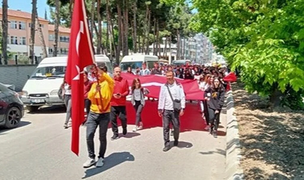 Bafra'da Gençlik Yürüyüşü