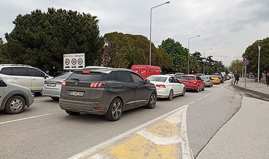 Bayram sonrası trafik yoğunluğu