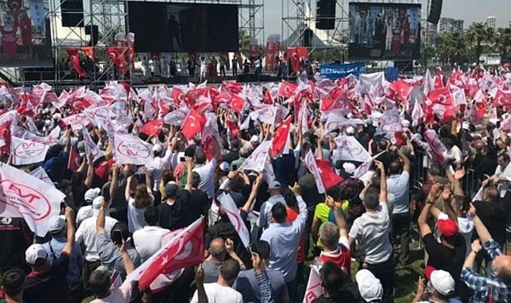 Binlerce EYT’li Maltepe’de buluştu: ‘Haykırmaya devam edeceğiz’