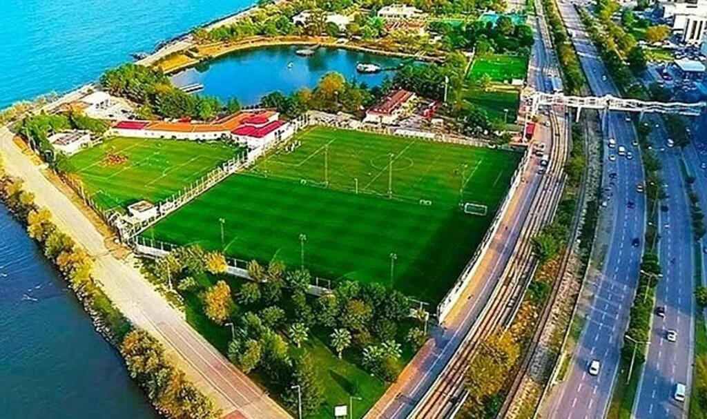 Bu Tesise Şampiyonluk Yakışmaz Mı?