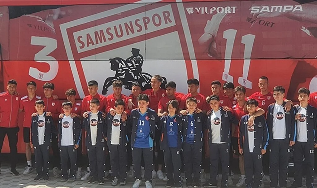 Futbolcu Ağabeylerinden Minik Sporculara Destek