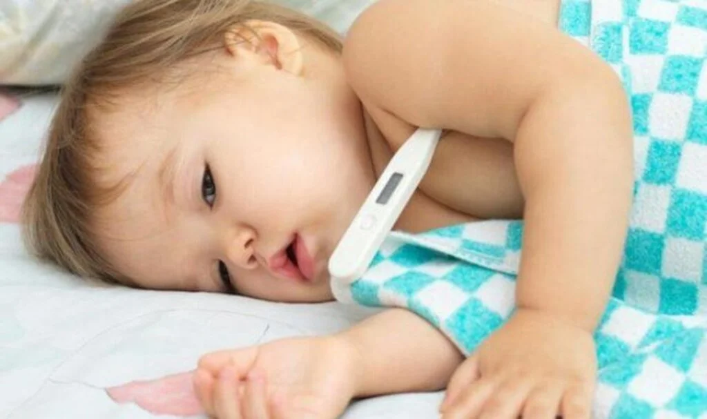 Gizemli hepatitle ilgili ilk ciddi uyarı geldi: Kusma, ishal, karın ağrısı...