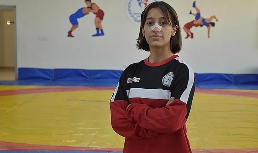 Hakkarili Nurgül 7 ay önce başladığı güreşte dünya üçüncüsü oldu