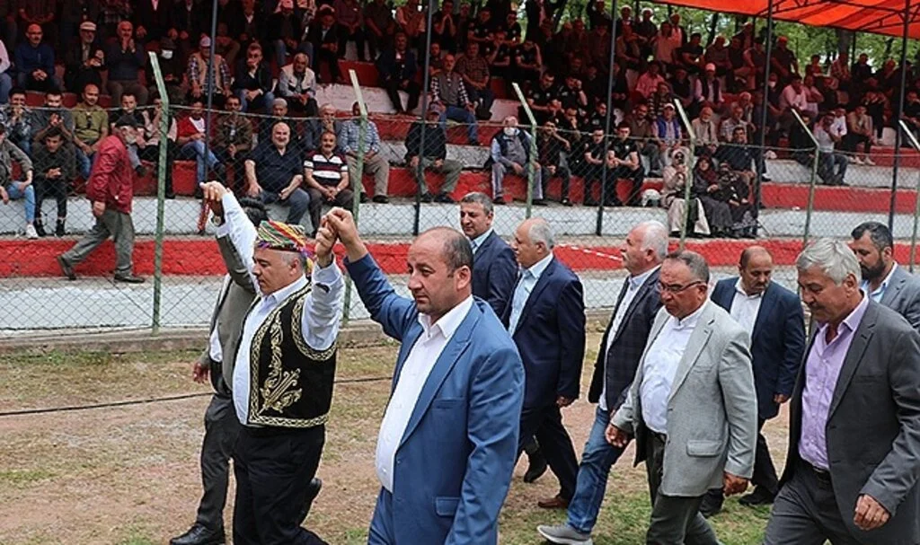 HAVZA GÜREŞ AĞALIĞI EL DEĞİŞTİRDİ