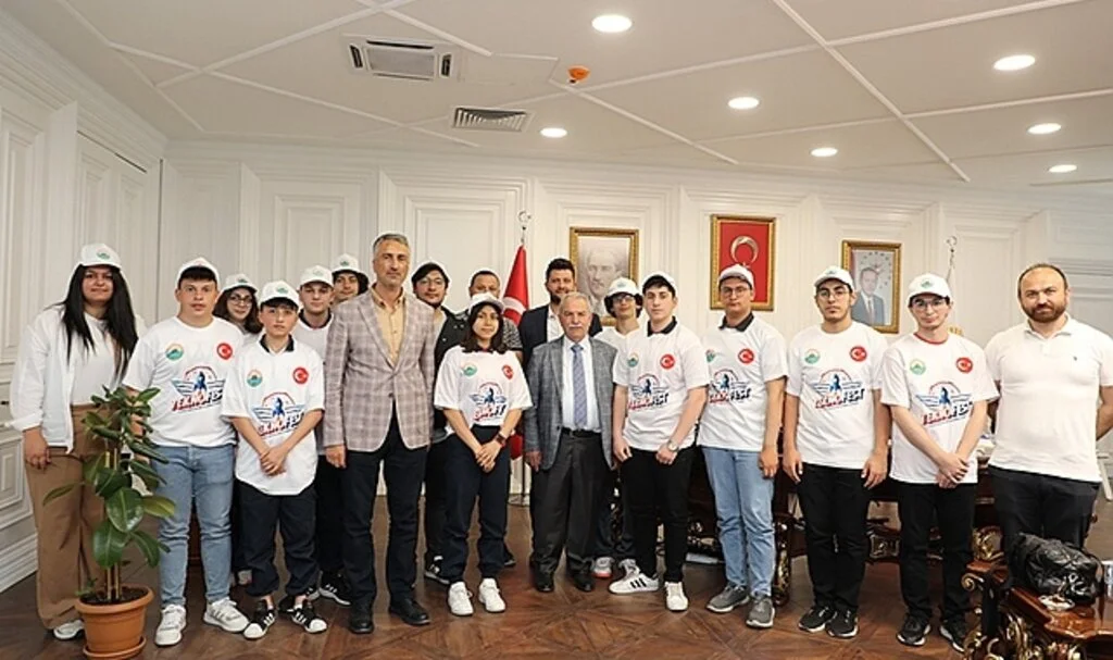 İlkadım Belediyesi'nden TEKNOFEST'e 100 Bin TL