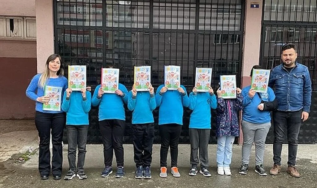 İlkokul öğrencilerinin hikayeleri kitaba dönüştü
