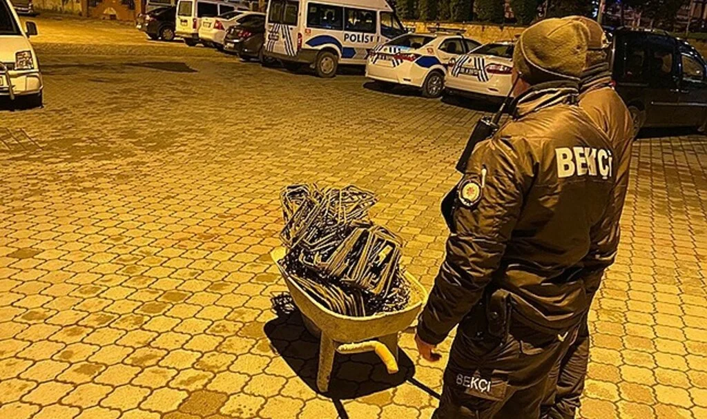 İnşaattan demir çalan şahıs yakalandı