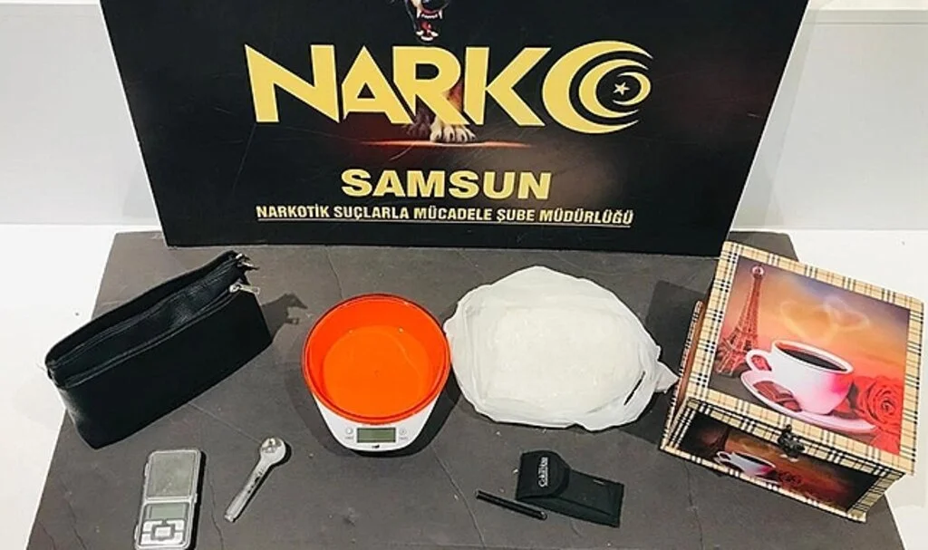 İstanbul'dan kargo ile gönderilen uyuşturucuyu teslim alan 2 kişi tutuklandı