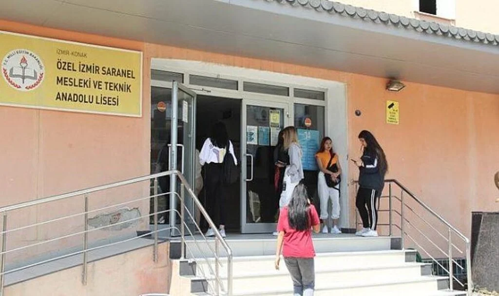 İsyan ettiren olay! Öğrenciler dersteyken özel okula haciz geldi
