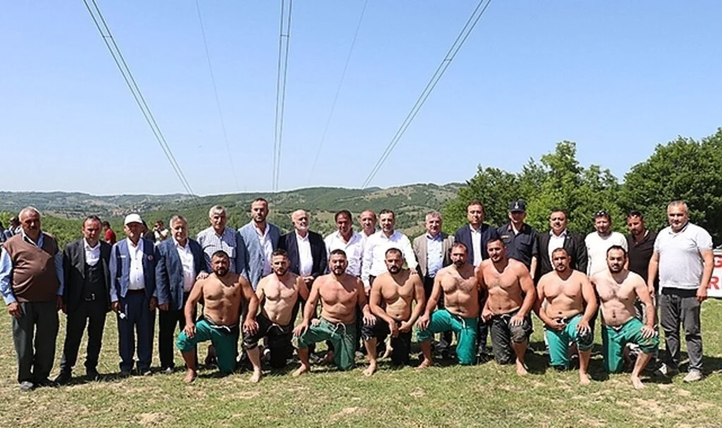 Karakucak Güreşleri Nefes Kesti
