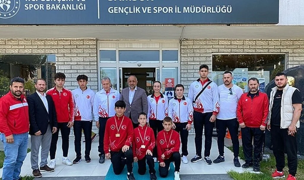 Kasapoğlu Şampiyonları Ödüllendirdi