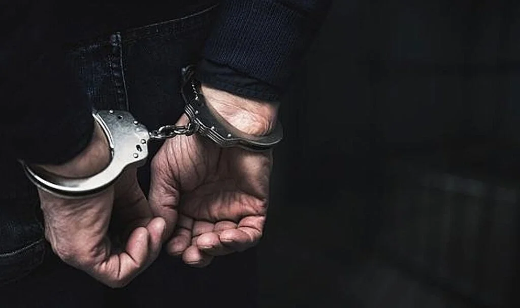 Marketlerden İçki Çalan 1'i Kadın 2 Kişi Gözaltına Alındı