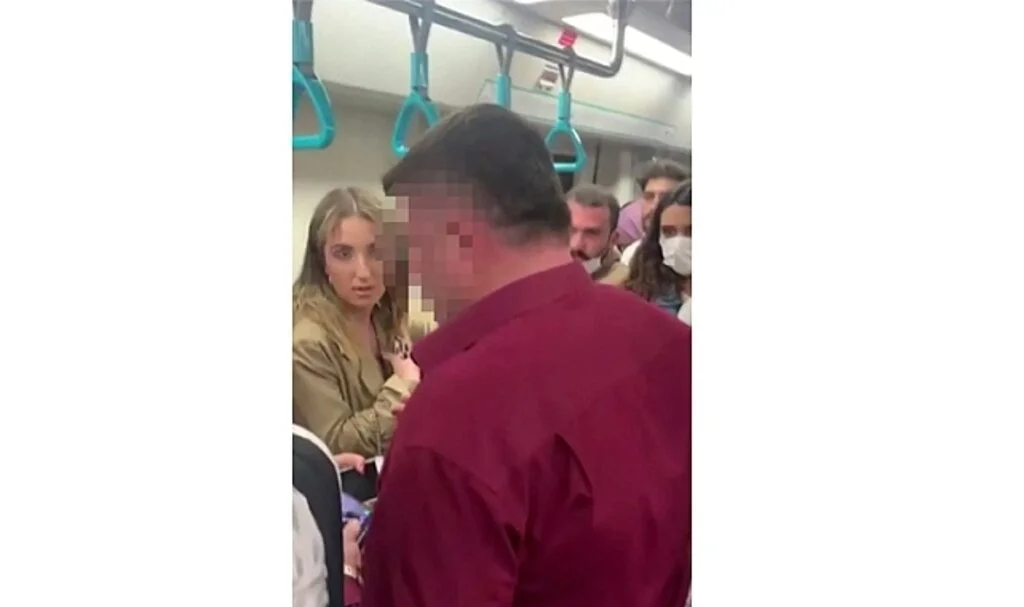 Marmaray'da iğrenç olay! Yabancı uyruklu kişiden genç kadına taciz... Ortalık ayağa kalktı: Sil o fotoğrafı, terbiyesiz